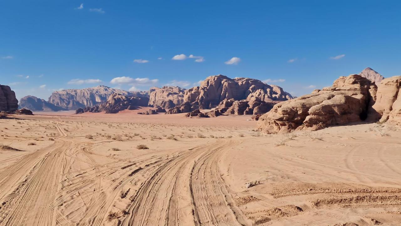 Wadi Rum Stargazing Camp Exterior photo